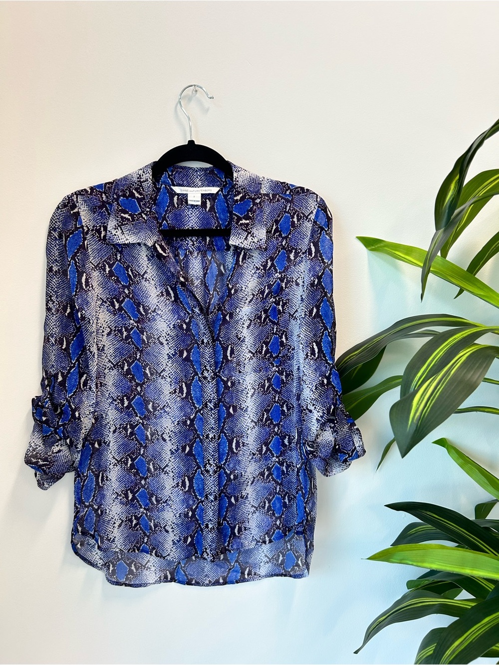 Diane von FURSTENBERG Women's Blue Snake-Print Button-Down Shirt 2
